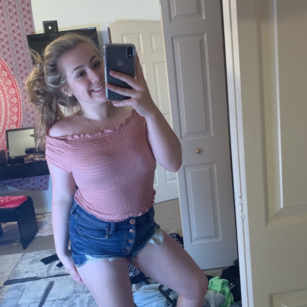 RUE 21 pink smocked crop top💋